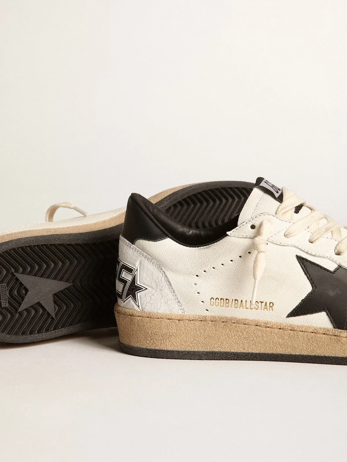 Womens Ball Star in nappa with black star and black heel tab